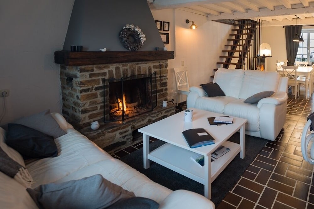 Charming cottage: Dream of Poets