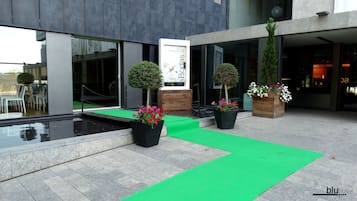 施設の正面