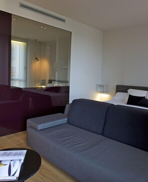 Junior Double Room | Minibar, in-room safe, desk, soundproofing - Blu Hotel Almansa (Almansa)
