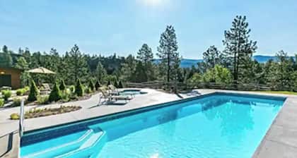 Spectacular Mountain & Golf Course View