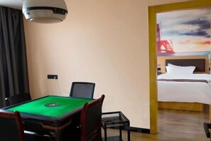Room - Thank U Hotel (Lengshuijiang Red Double Happiness Building Material Market) (Lengshuijiang)