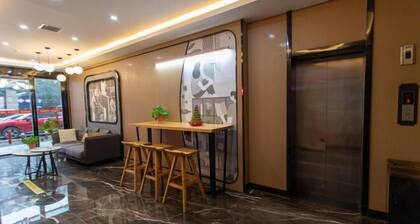 Thank U Hotel (Lengshuijiang Red Double Happiness Building Material Market)