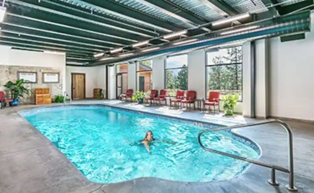 Indendørs pool, udendørs pool