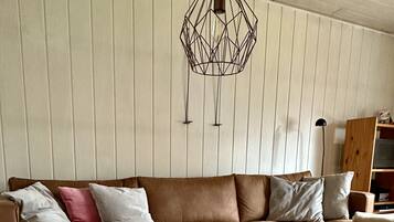 Smart-TV, DVD-Player, Tischfußball, Stereoanlage