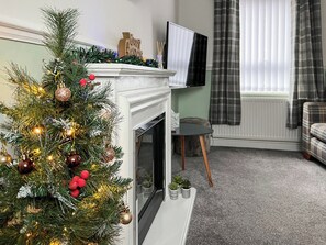 TV - 1 bedroom accommodation in Brampton (Brampton)