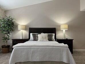 3 bedrooms, desk, WiFi