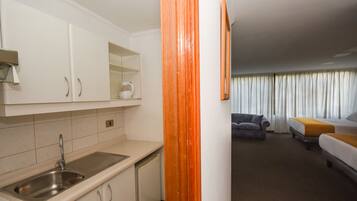 Twin Room | Free WiFi, bed sheets