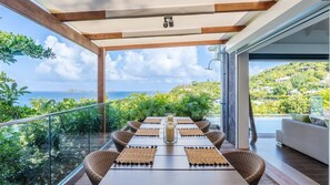 Outdoor dining - Upside (1/3 Rooms) Luxury villa (Pointe Milou)