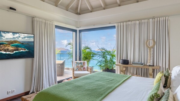 3 bedrooms, WiFi, bed sheets - Beautiful Upside Luxury villa (Pointe Milou)