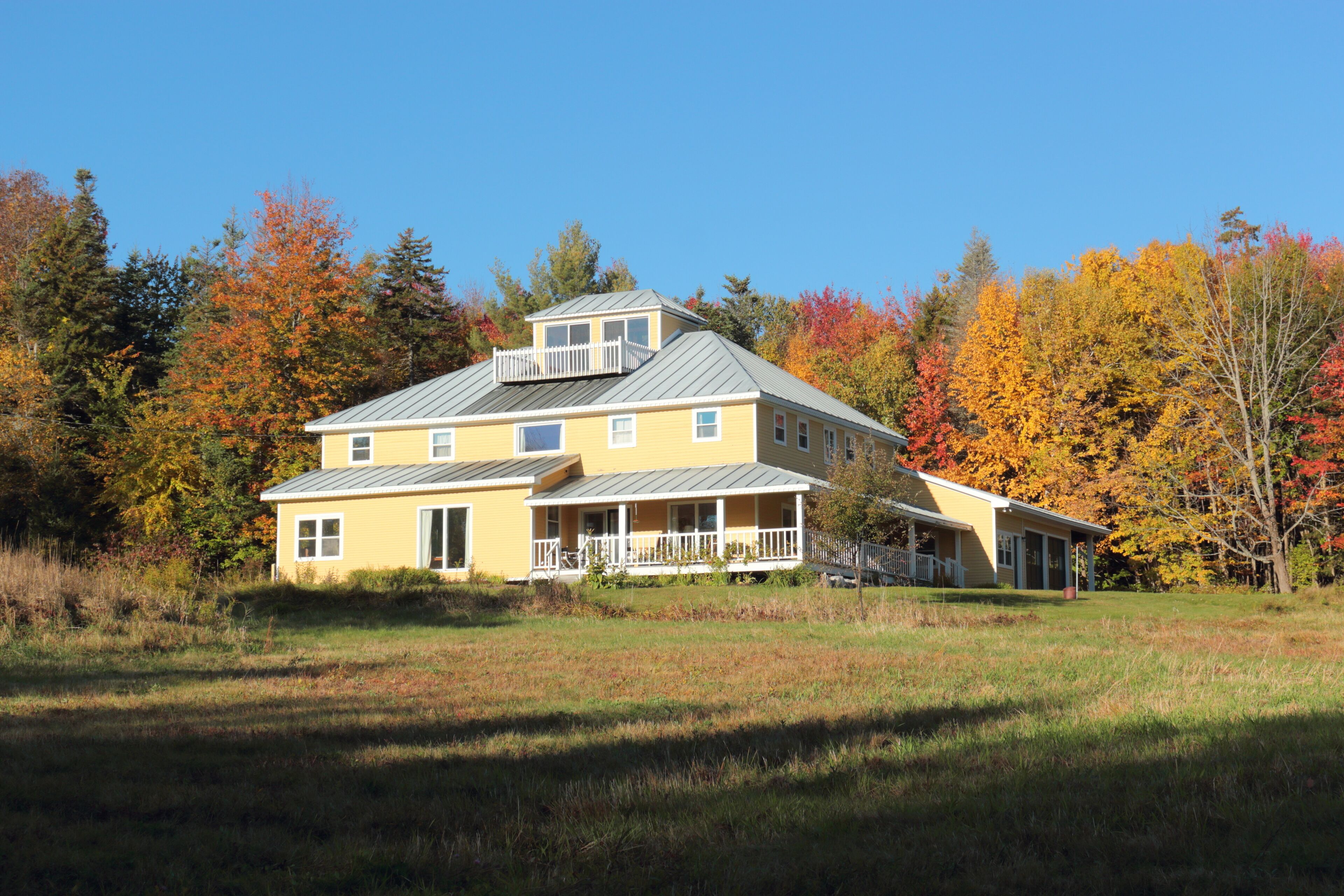Hillcrest - Quiet, Unique Home, Perfect for Nature Enthusiasts
