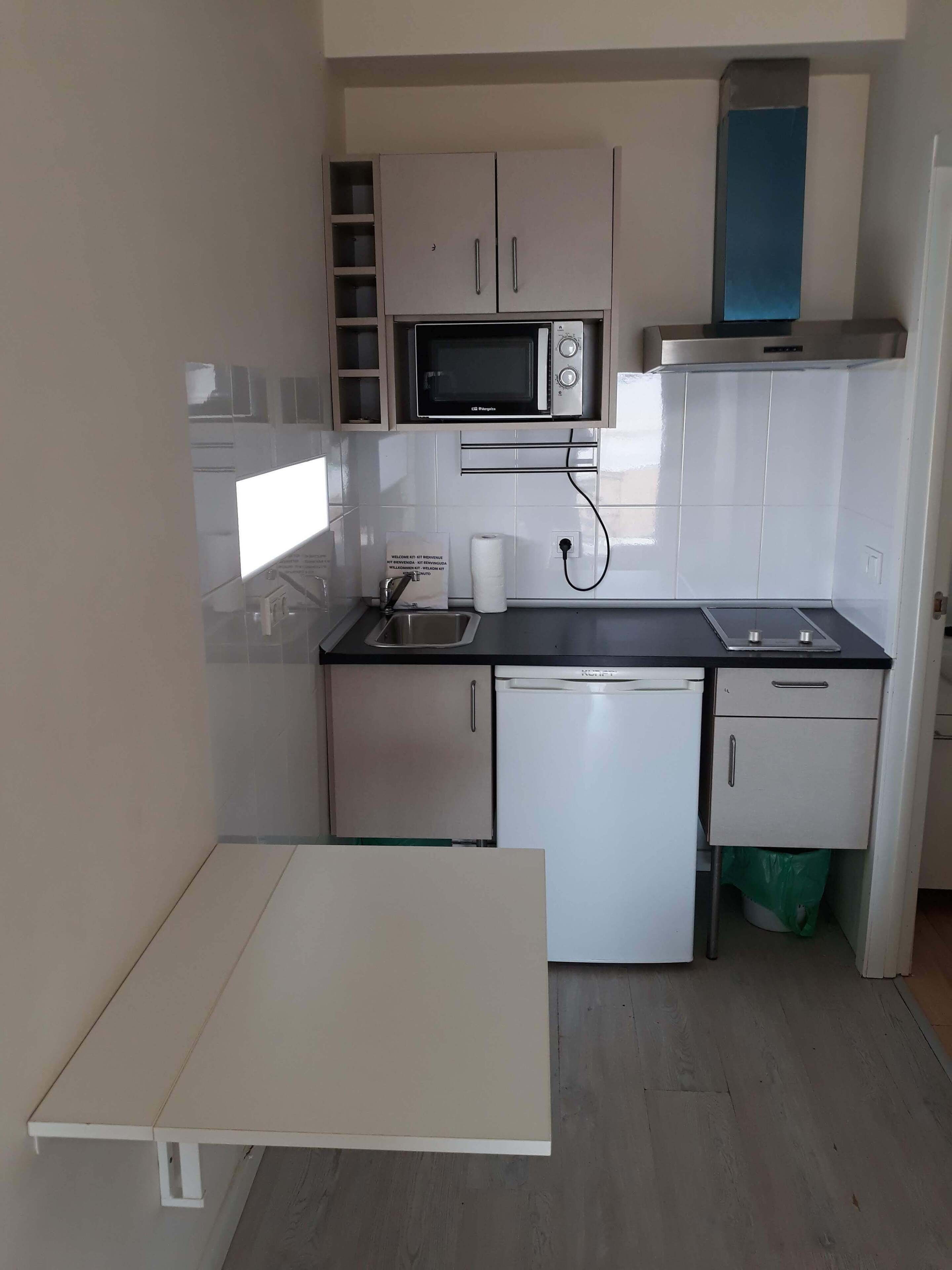 Familie studio | Privékeuken | Kookgerei, borden en bestek