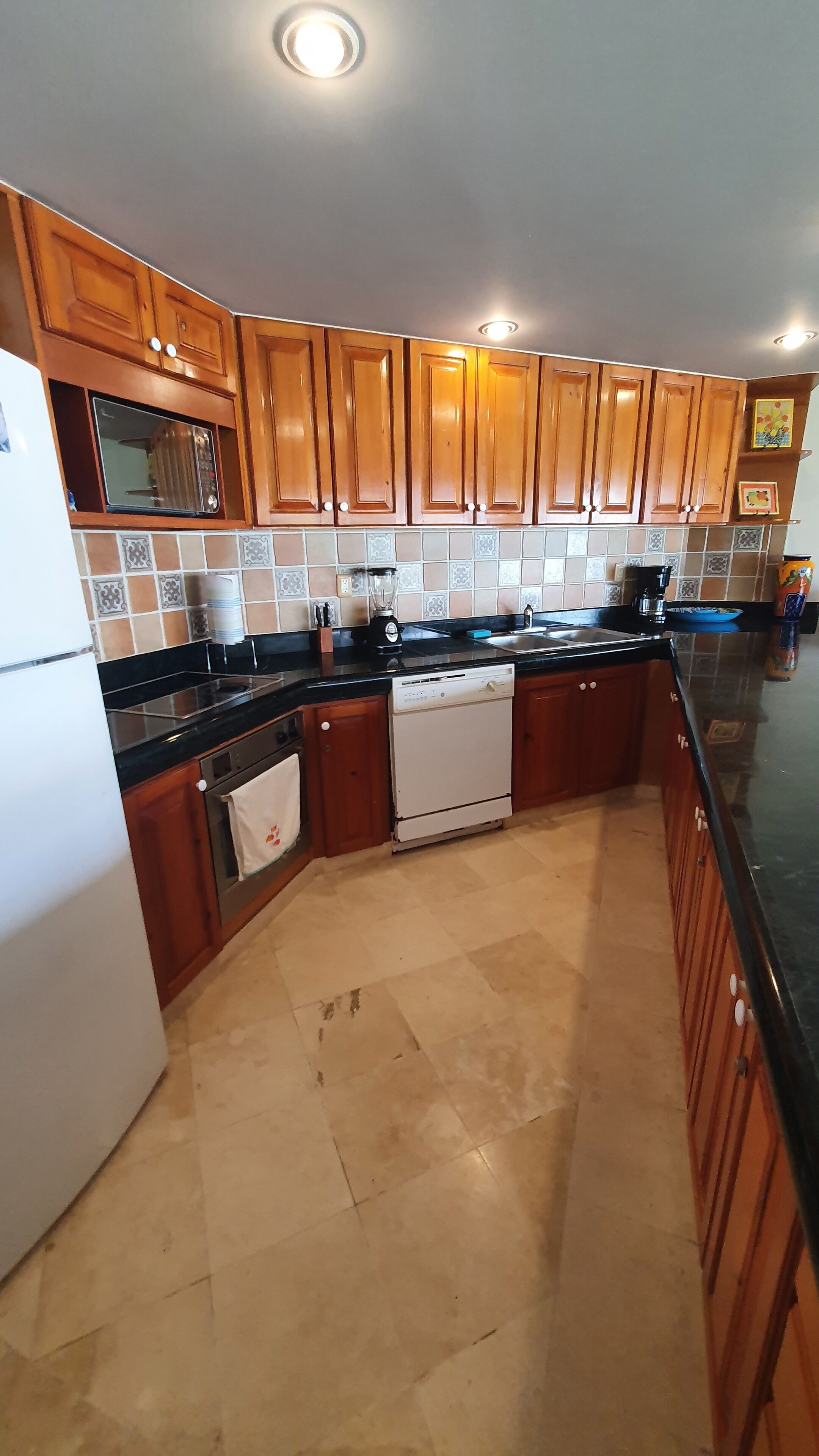 Confortable Condo with Beach Front