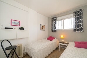 2 bedrooms, iron/ironing board, free WiFi, bed sheets - Apartment "Casa Altea-Mar" near the beach with shared pool and Wi-Fi (ALTEA)