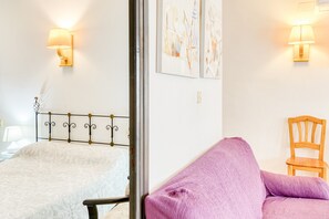 3 bedrooms, iron/ironing board, free WiFi, bed sheets - Apartment on the Paseo Marítimo '1-2' close to the Beach with Balcony & Wi-Fi (Llançà)