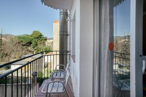 Property grounds - Apartment on the Paseo Marítimo '2-2' close to the Beach with Balcony & Wi-Fi (Llançà)