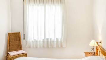 3 chambres, fer et planche Ă repasser, Wi-Fi gratuit, draps fournis