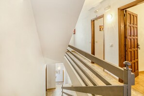 Interior - Apart on the Paseo Marítimo '2-3' close to the Beach with Terrace & Wi-Fi (Llançà)