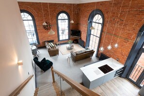 TV - 2 luxurious modern style apartments, in the heart of Sherwood Forest (Edwinstowe, Nottinghamshire)