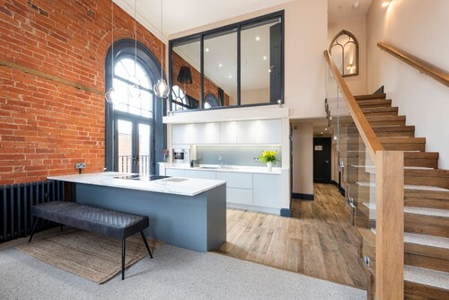 2 luxurious modern style apartments, in the heart of Sherwood Forest