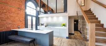 2 luxurious modern style apartments, in the heart of Sherwood Forest