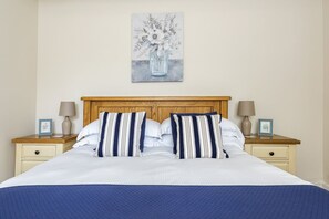 2 bedrooms, desk, iron/ironing board, travel cot