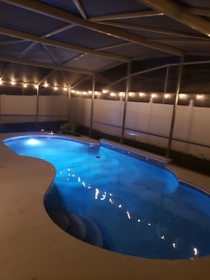 Piscina all'aperto, una piscina riscaldata