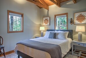 2 عدّة غرف نوم وسرير سفر وواي فاي وملاءات أسرّة