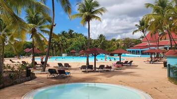 Piscine extérieure, piscine chauffée