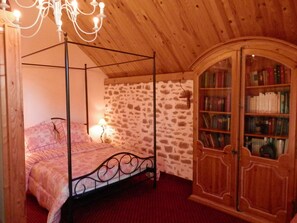 4 bedrooms - Gîte Alexandre (Savennes)