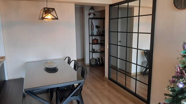 Dining - Comfortable apartment for business / tourism trip (Lince)