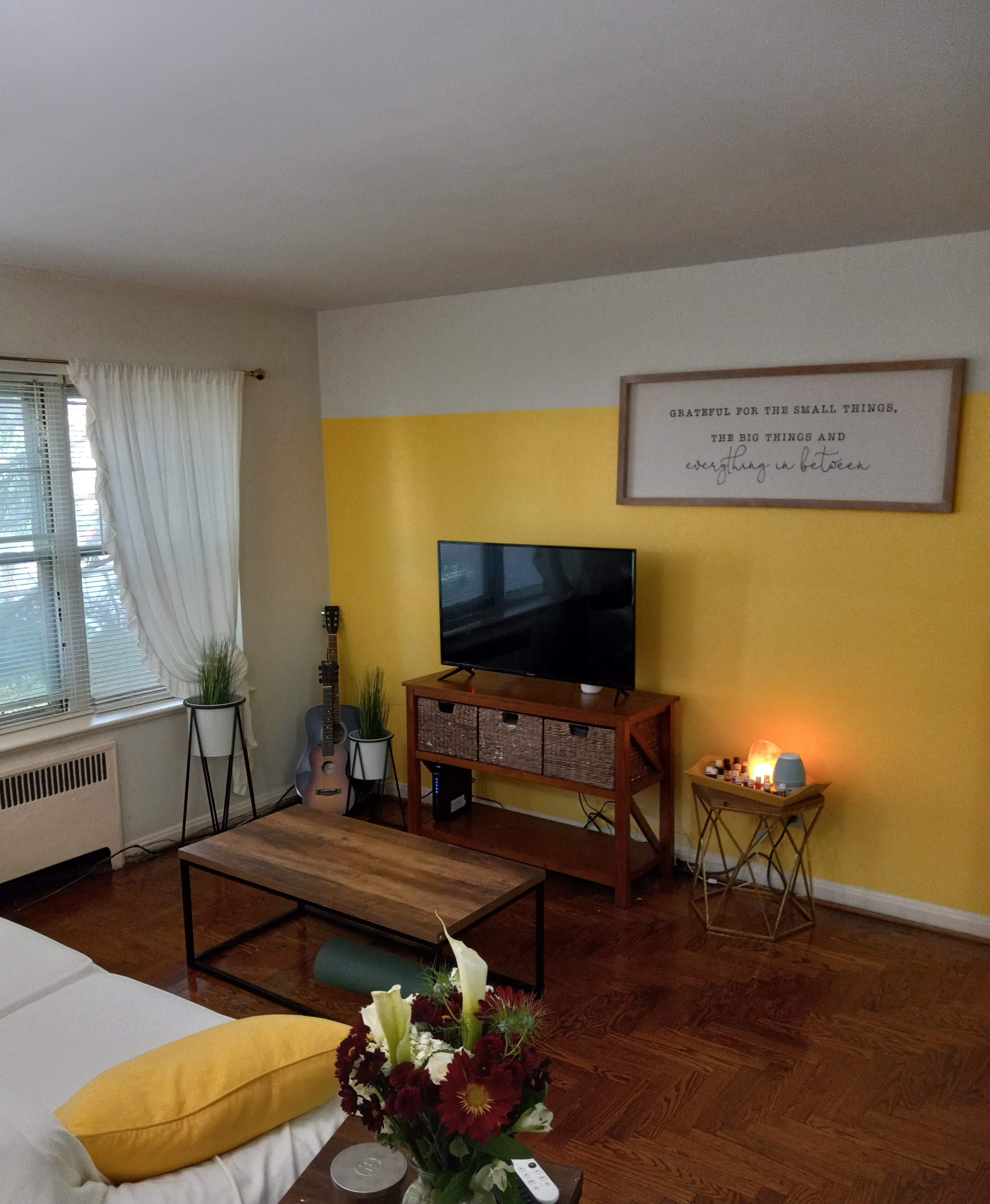Cozy, close to downtown, CRWU, free parking.