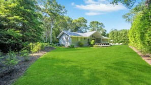 Exterior - Charming shingled home surrounded by beautiful landscaping and nature,... (East Hampton)