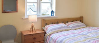 3 bedroom accommodation in Marloes