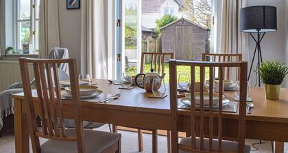 3 bedroom accommodation in Marloes