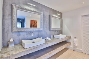 Shower, towels