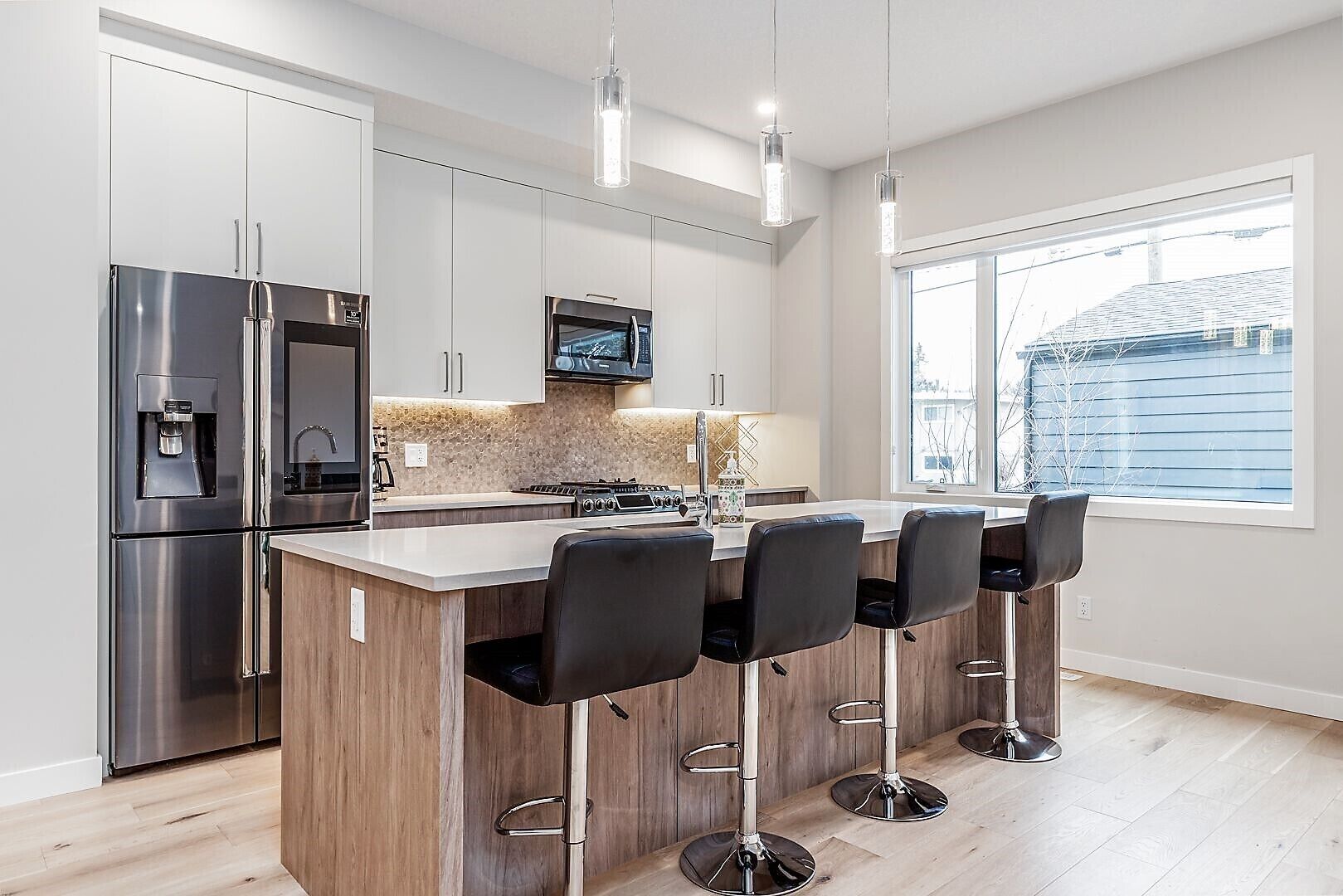 雪櫃、微波爐、焗爐、爐具