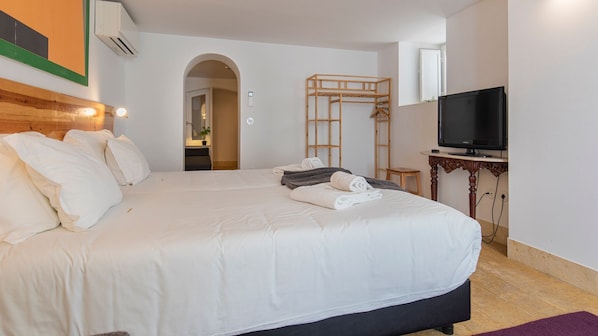 Iron/ironing board, free WiFi, bed sheets, wheelchair access