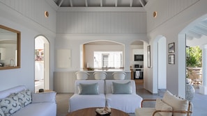 TV, lettore DVD, impianto stereo