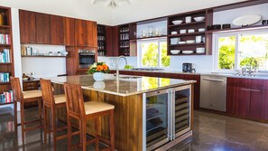 Fridge, microwave, oven, stovetop - Bellissima (1/3 Rooms) (Gouverneur)