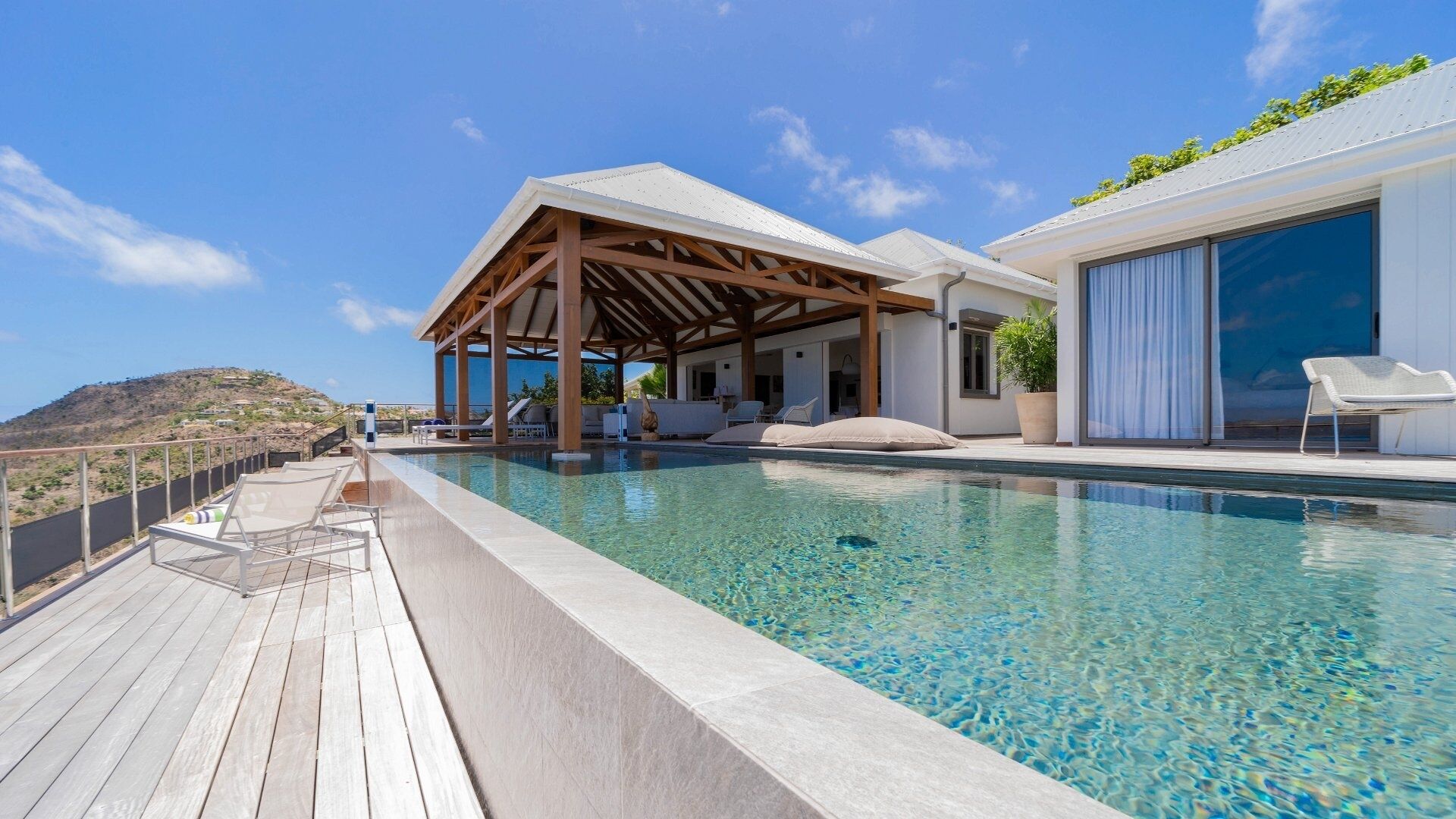 An infinity pool