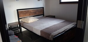 3 chambres, lit parapluie