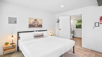 1 bedroom, free WiFi, bed sheets