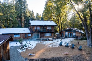 Exterior - Basecamp Lodge - Cabin 7 (Mount Shasta)