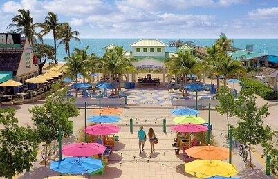 Ultimate Beach Escape • Pool, Spa, Game Room & Walk to the Ocean, Shops & Food