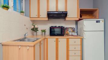 Microwave, oven, electric kettle, highchair