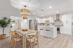 Fridge, microwave, oven, stovetop - Bali in the Desert - Stunning Yard - Heated Pool! (Scottsdale)