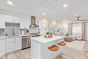 Interior - Bali in the Desert - Stunning Yard - Heated Pool! (Scottsdale)