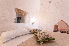 2 bedrooms, WiFi - I trulli di Emma (Alliste)