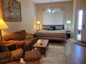 TV - Tropicana Villa B, Studio Unit (Green Valley)