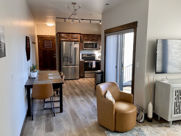 Interior - Glacier Park Condo (Columbia Falls)